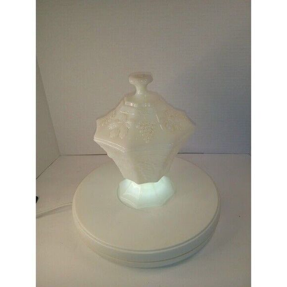 Vintage Anchor Hocking Milk Glass Grape and Leaves Octagon Candy Dish - Picture 3 of 10
